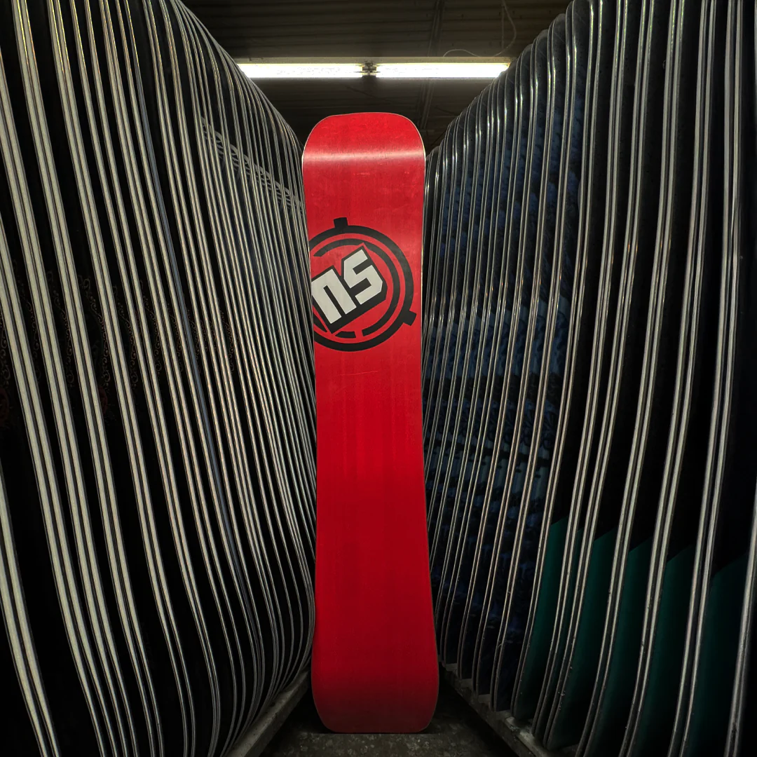 Men’s 2026 Thirty5 Snowboard - Image 3