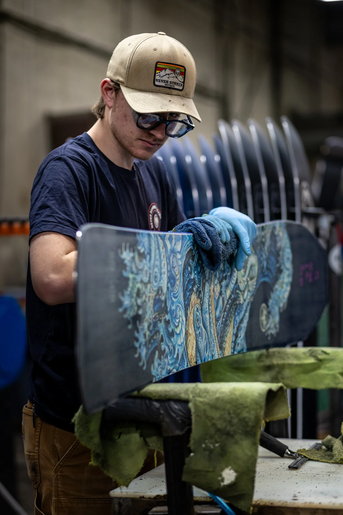 Men's Small Batch Instagator Snowboard - Image 5